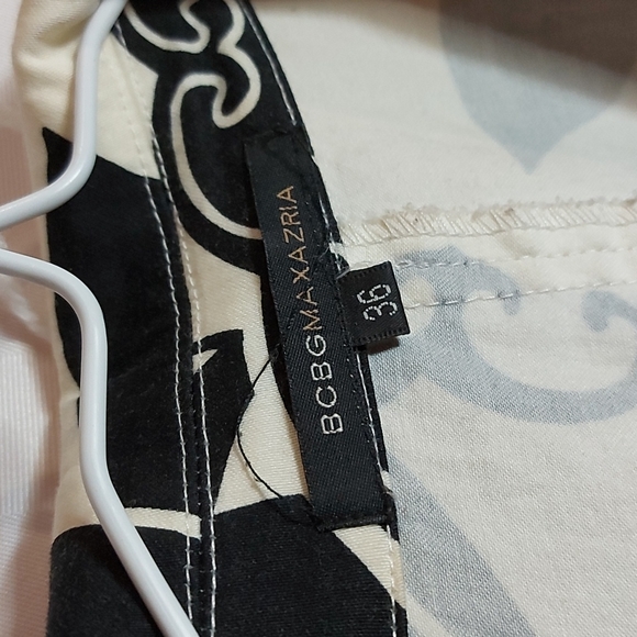 BCBGMAXAZRIA LIGHT TRENCH JACKET! - Picture 2 of 4